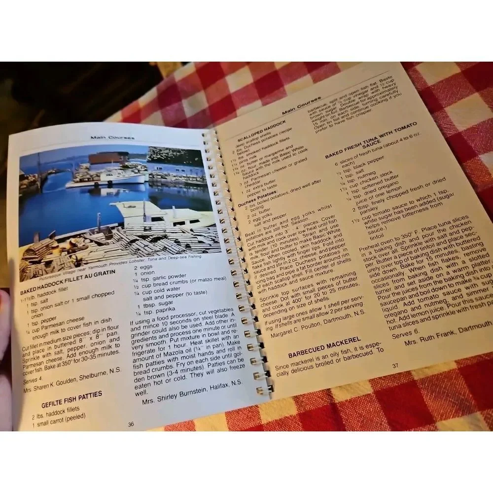 A‎ Different Kettle of Fish Traditional Seafood Recipes From Down East COOKBOOK